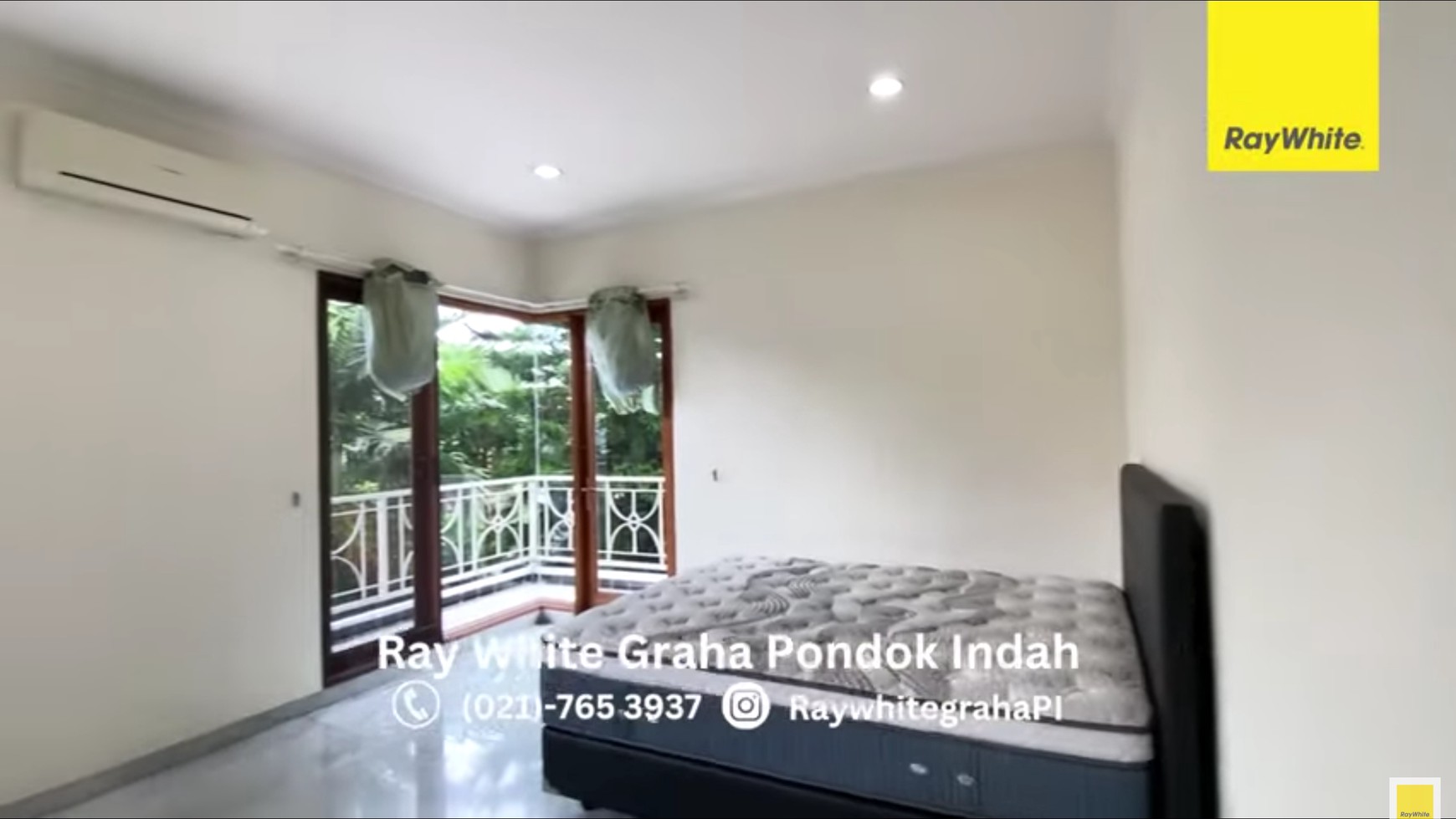 DI SEWAKAN RUMAH PONDOK INDAH SEMI FURNISHED