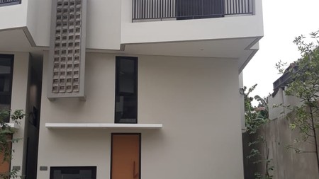 Rumah baru dekat stts KA Juramanggu, BXC & UPJ Bintaro....