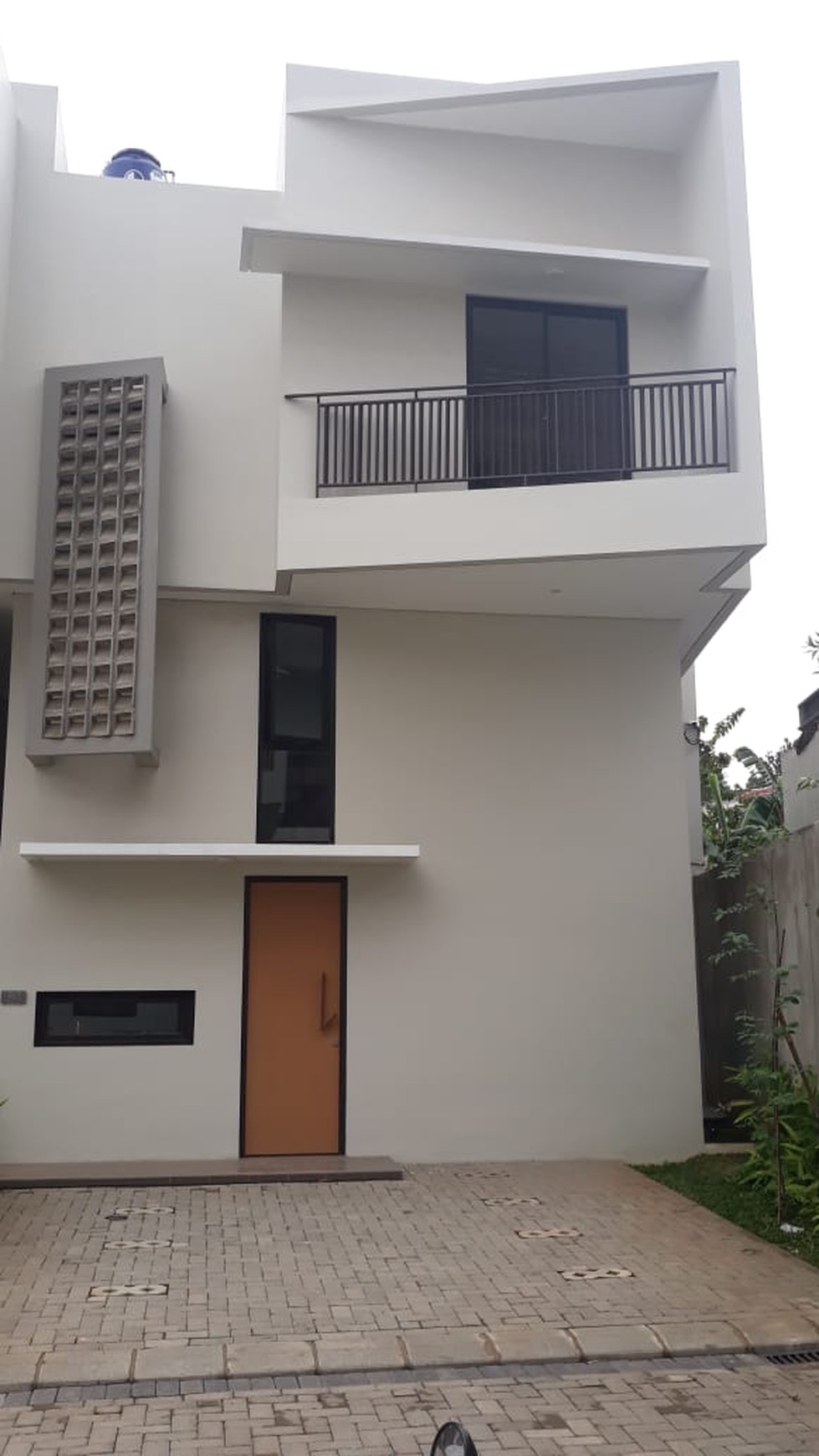 Rumah baru dekat stts KA Juramanggu, BXC & UPJ Bintaro....