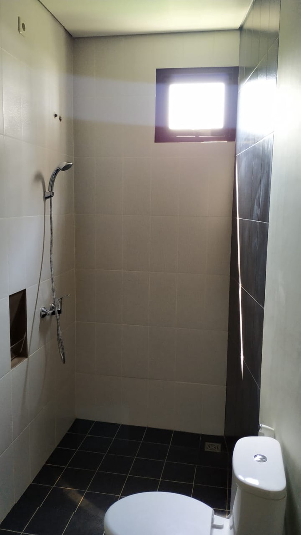 Rumah sewa di dekat Univ Pembangunan Jaya Bintaro, st kereta Juramanggu dan berbagai kuliner ...