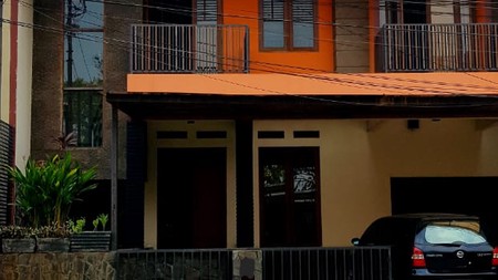 Rumah cluster dekat dg Bintaro dan Pd Indah JakSel, ada sportcenter dan nyaman...