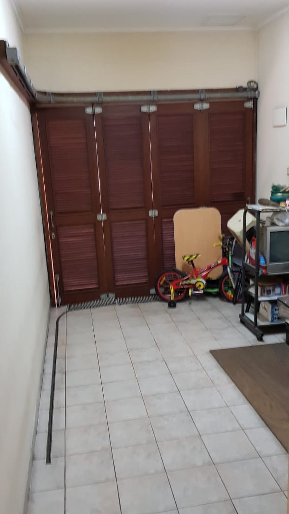 Rumah cluster dekat dg Bintaro dan Pd Indah JakSel, ada sportcenter dan nyaman.....