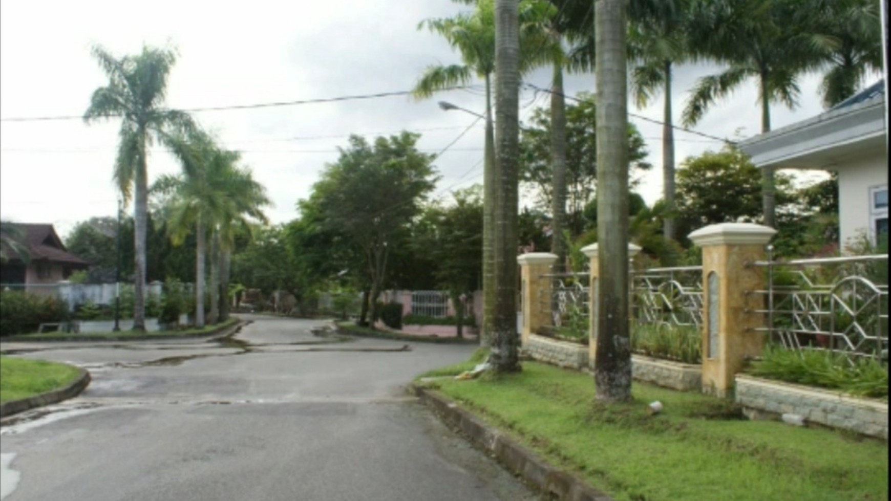1087. Dijual rumah murah di Perumahan Balikpapan Baru Kalimantan