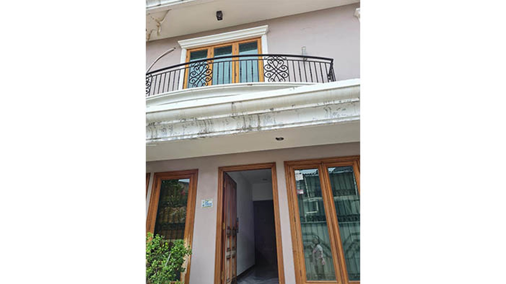 Rumah Semi Furnished Belakang Lokasari , Jl Badila, Taman Sari