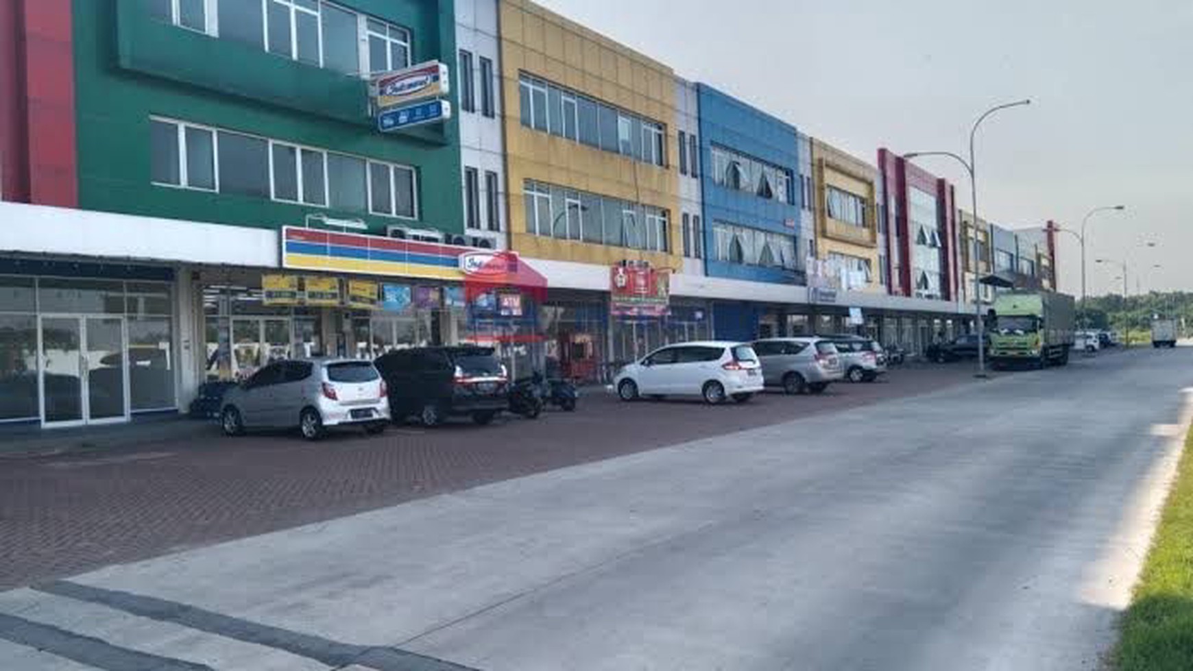 Ruko Baru di 3 Bisnis Center, Karawang, Luas 67,5m2