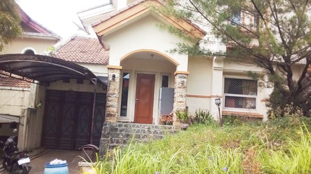 Rumah Tengah Kota di Komplek Alamanda Dago Permai