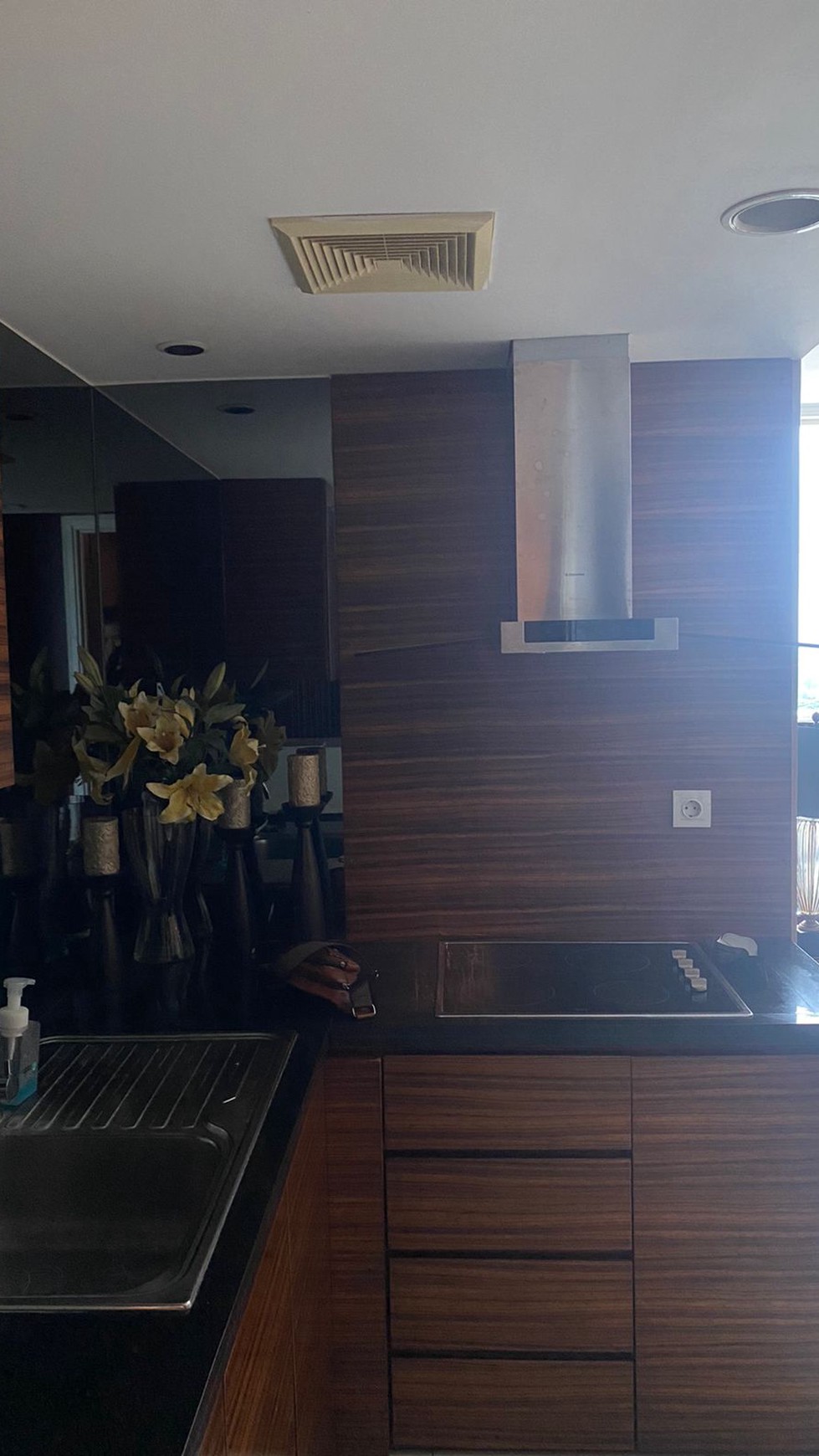 Apartemen Via Ciputra World Surabaya Tipe 3+1 Bedroom Full Furnished Plus Private Balkony