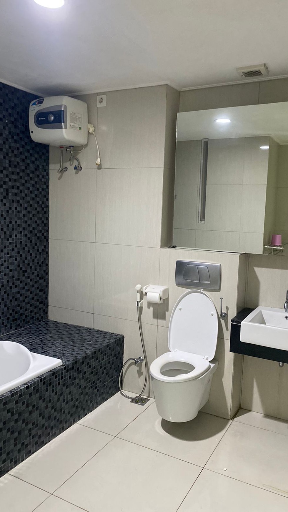 Apartemen Via Ciputra World Surabaya Tipe 3+1 Bedroom Full Furnished Plus Private Balkony