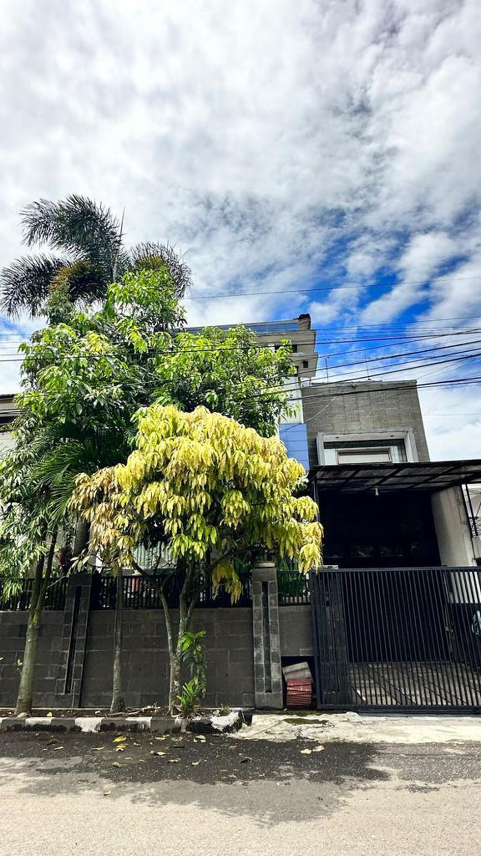 Rumah Baru Terawat di Tengah Kota Bandung