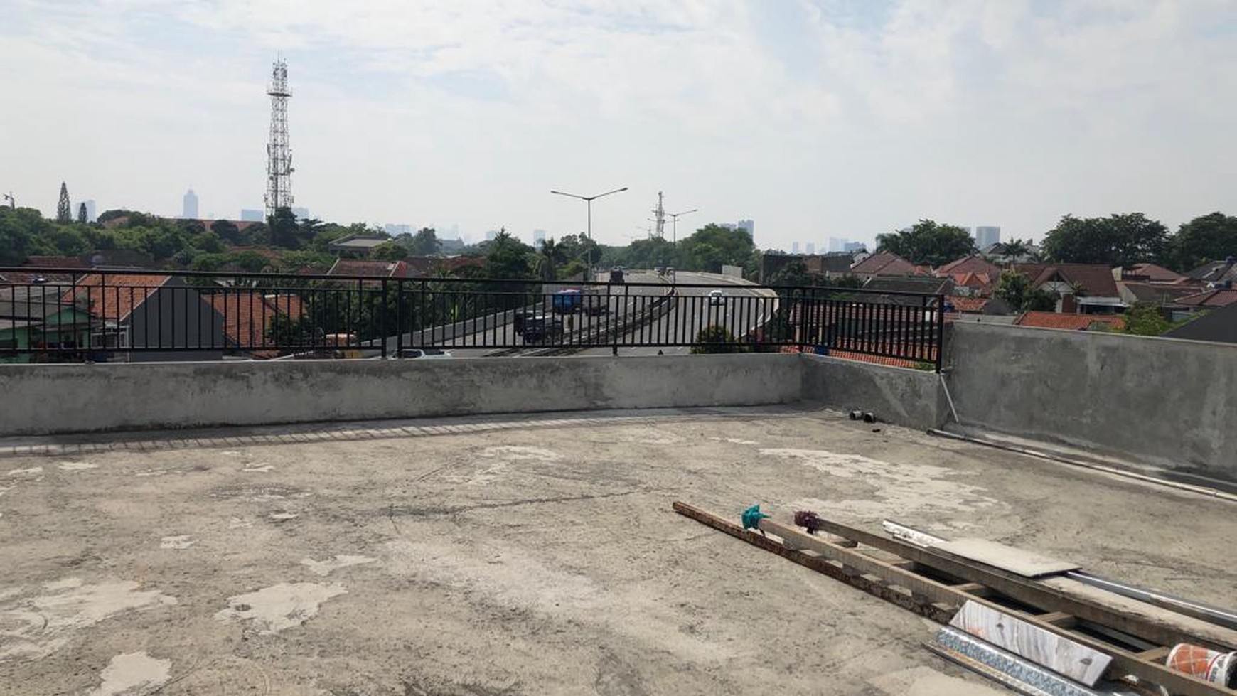 Rumah Baru Strategis di Jl. Bintaro Puspita Pesanggrahan - Jaksel