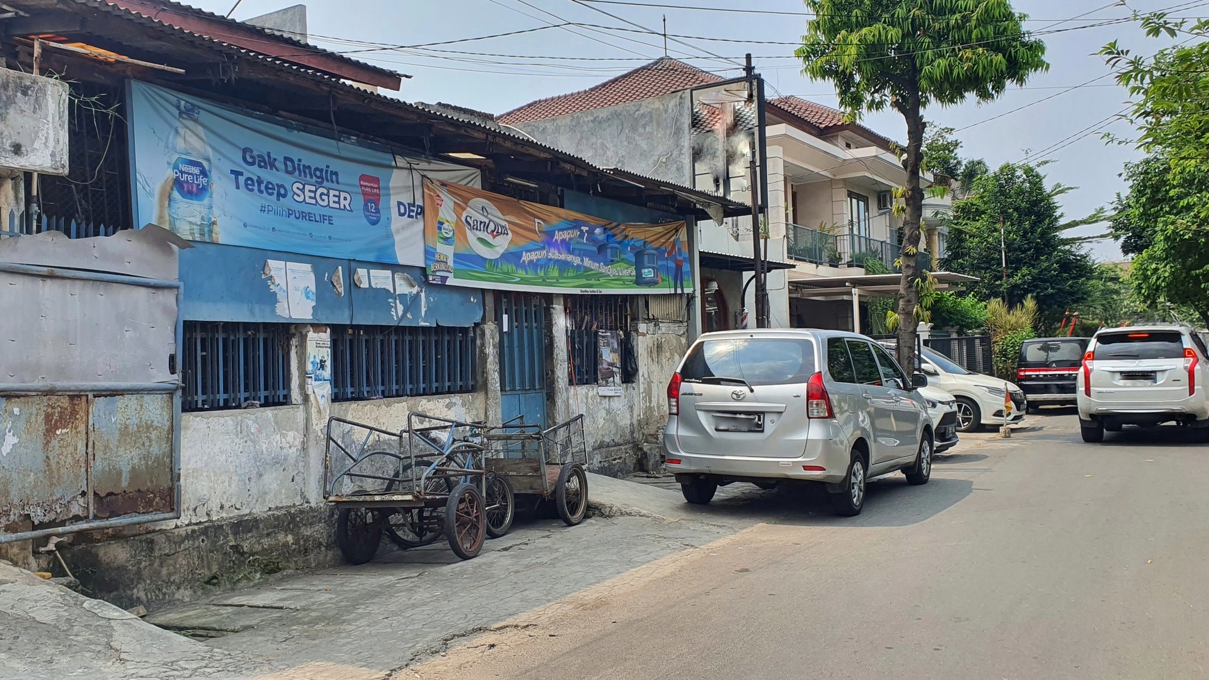 Murah Rumah Tua  Masih Aktiv Dagang Bebas Banjir Rawamangun Hub: 0817 0120 620