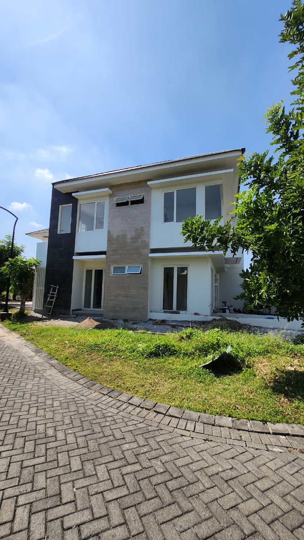 Rumah Baru Royal Residence Wiyung - New Modern - Siap Huni