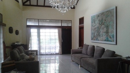 Dijual rumah menteng, strategis, asri, swimming pool