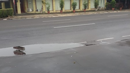 Rumah usaha luas pinggir jalan utama  Bintaro Jaya sektor 1