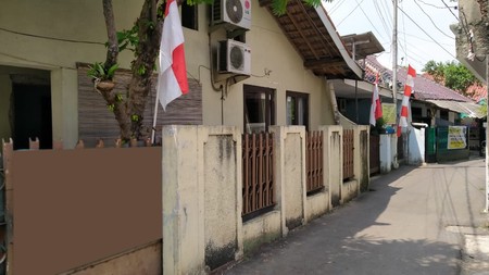 Rumah Lokasi Strategis, Cocok Dijadikan Kos-kosan dan Strategis @Tanah Kusir, Kebayoran Lama