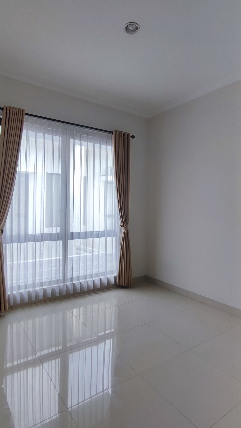 Dijual Rumah Bagus Siap Huni di Discovery Serenity, Sektor 9, Bintaro Jaya 