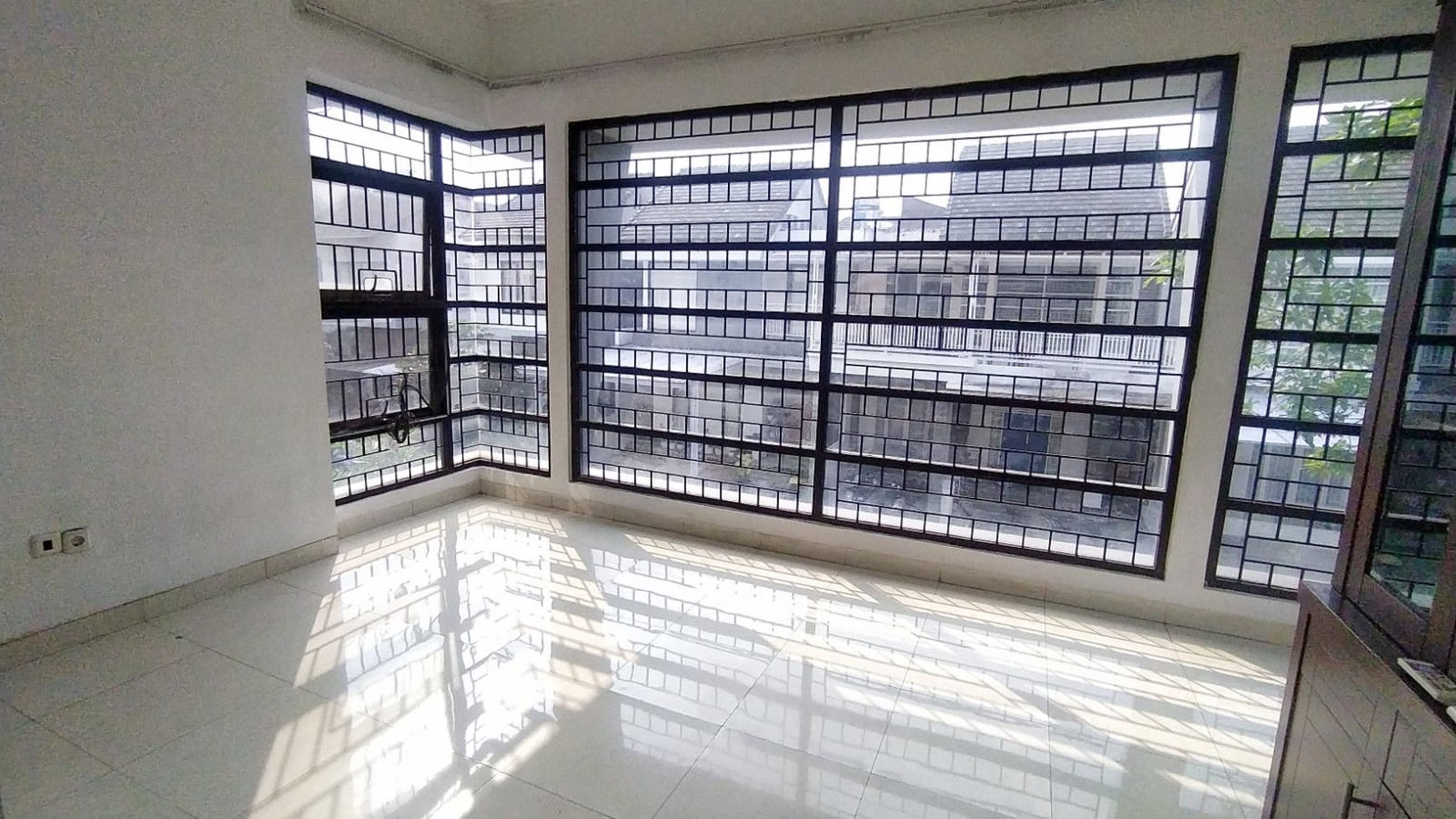 Rumah Hook Siap Huni & Hunian Nyaman @Emerald Residence, Bintaro