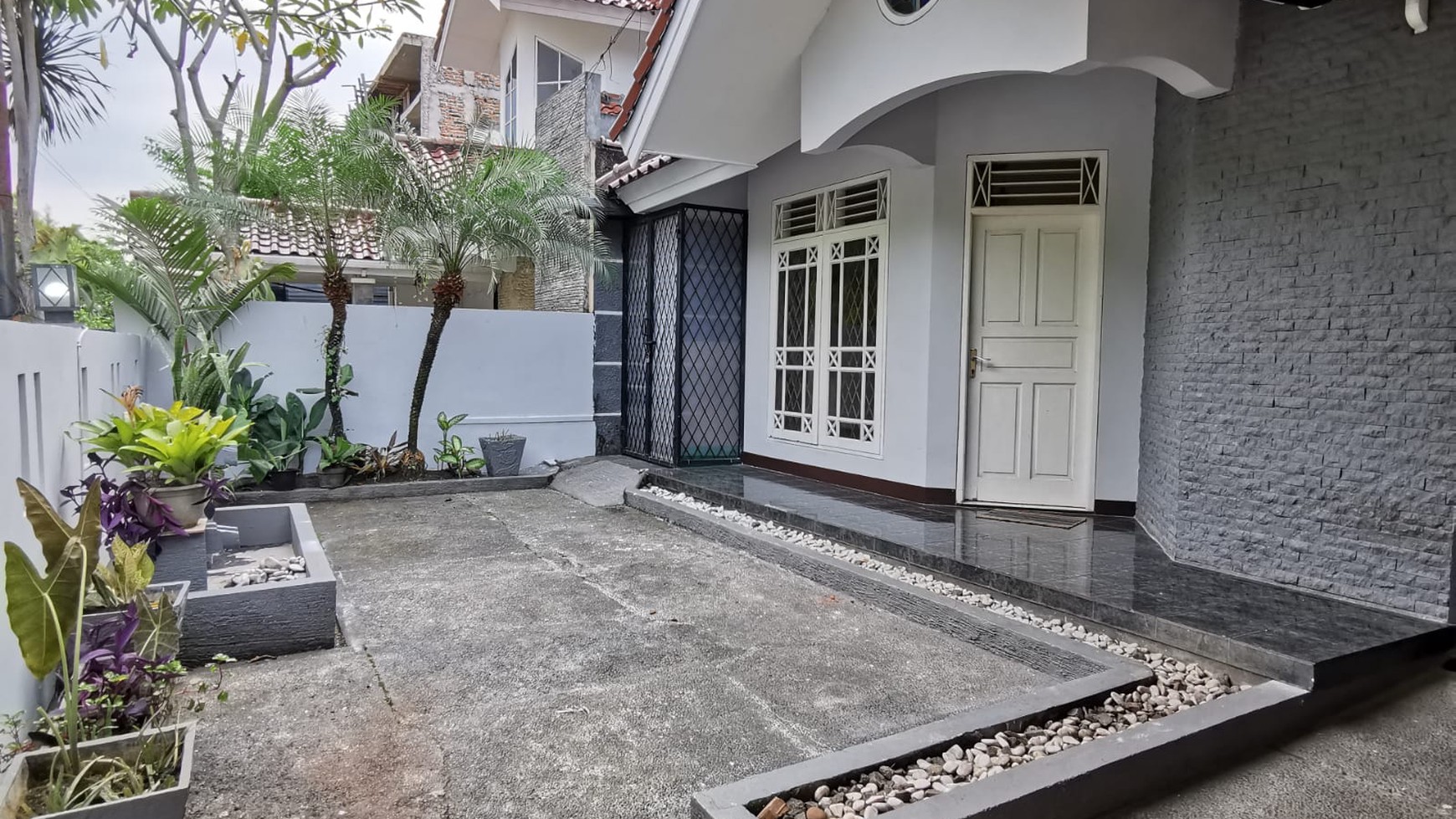 Rumah Siap Huni, Kondisi Rapi & Terawat @Cluster Acacia Residence, Pesanggrahan