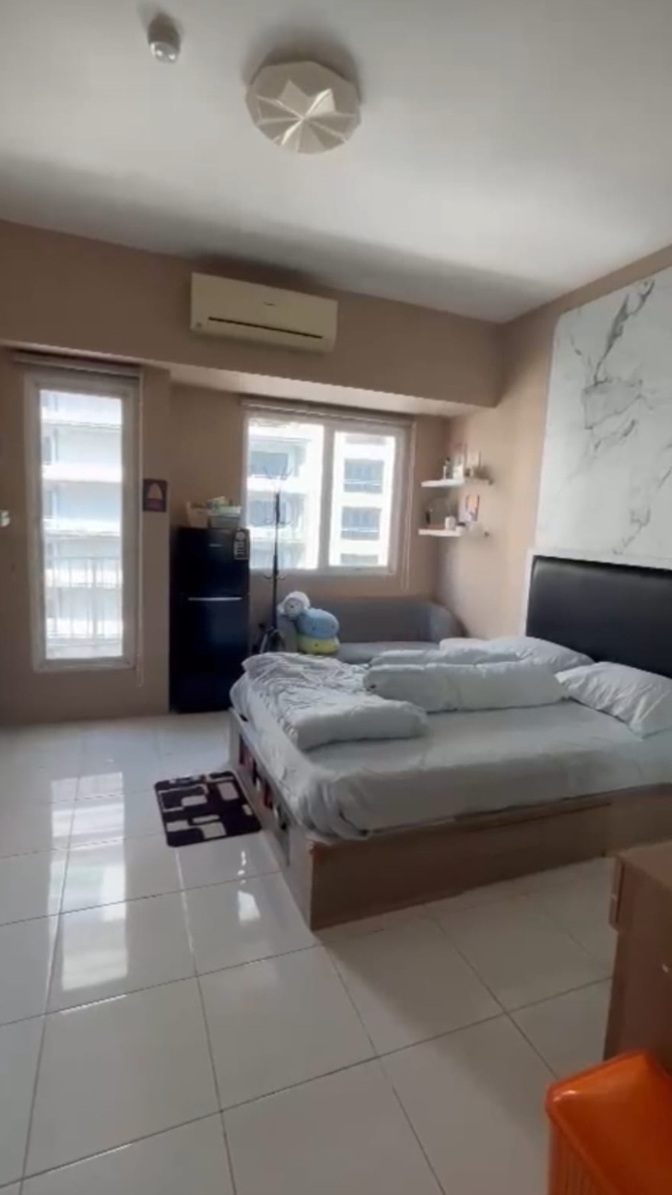 Apartemen Berkeley Universitas Ciputra Tipe.Studio Full Furnished Modern dekat Denver