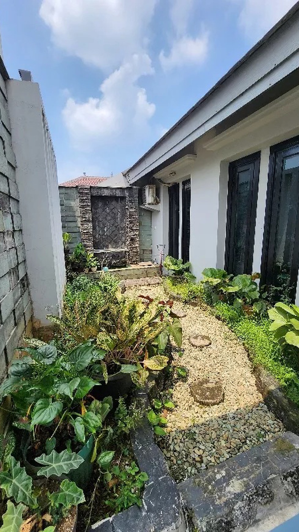 Rumah Asri Sejuk di Kemang Pratama 2 Siap Huni Bekasi