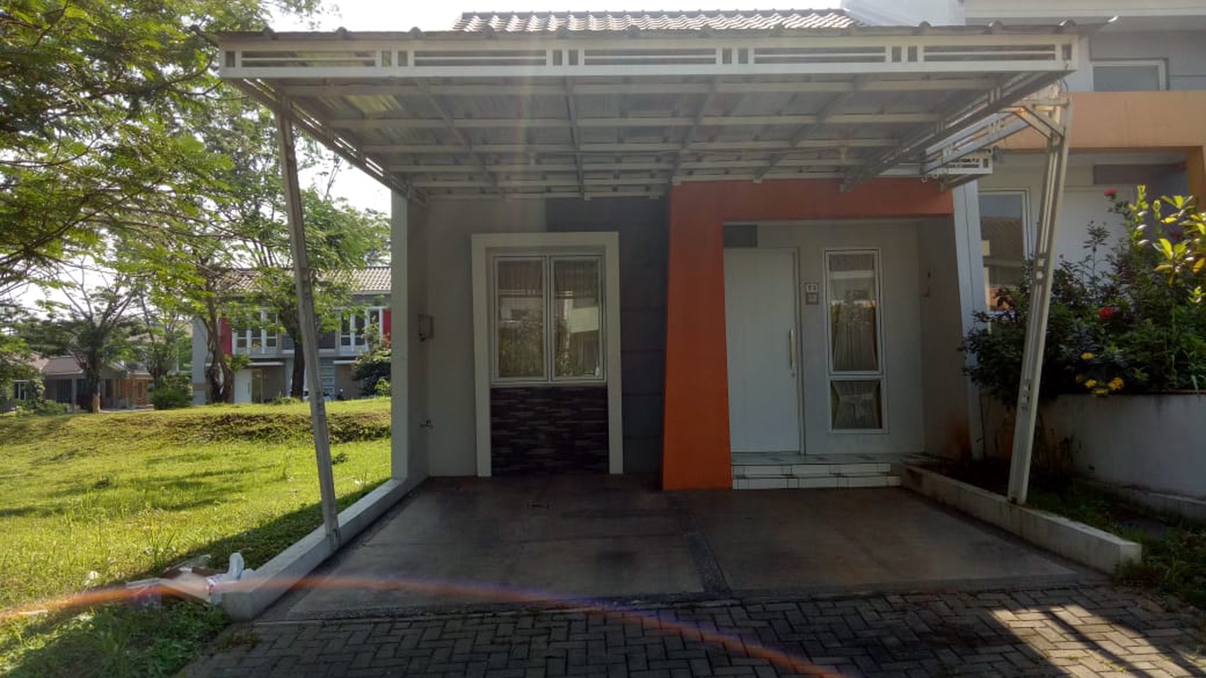 Disewakan Rumah cantik 1 lantai  sewa pertahun. Dapur cantik