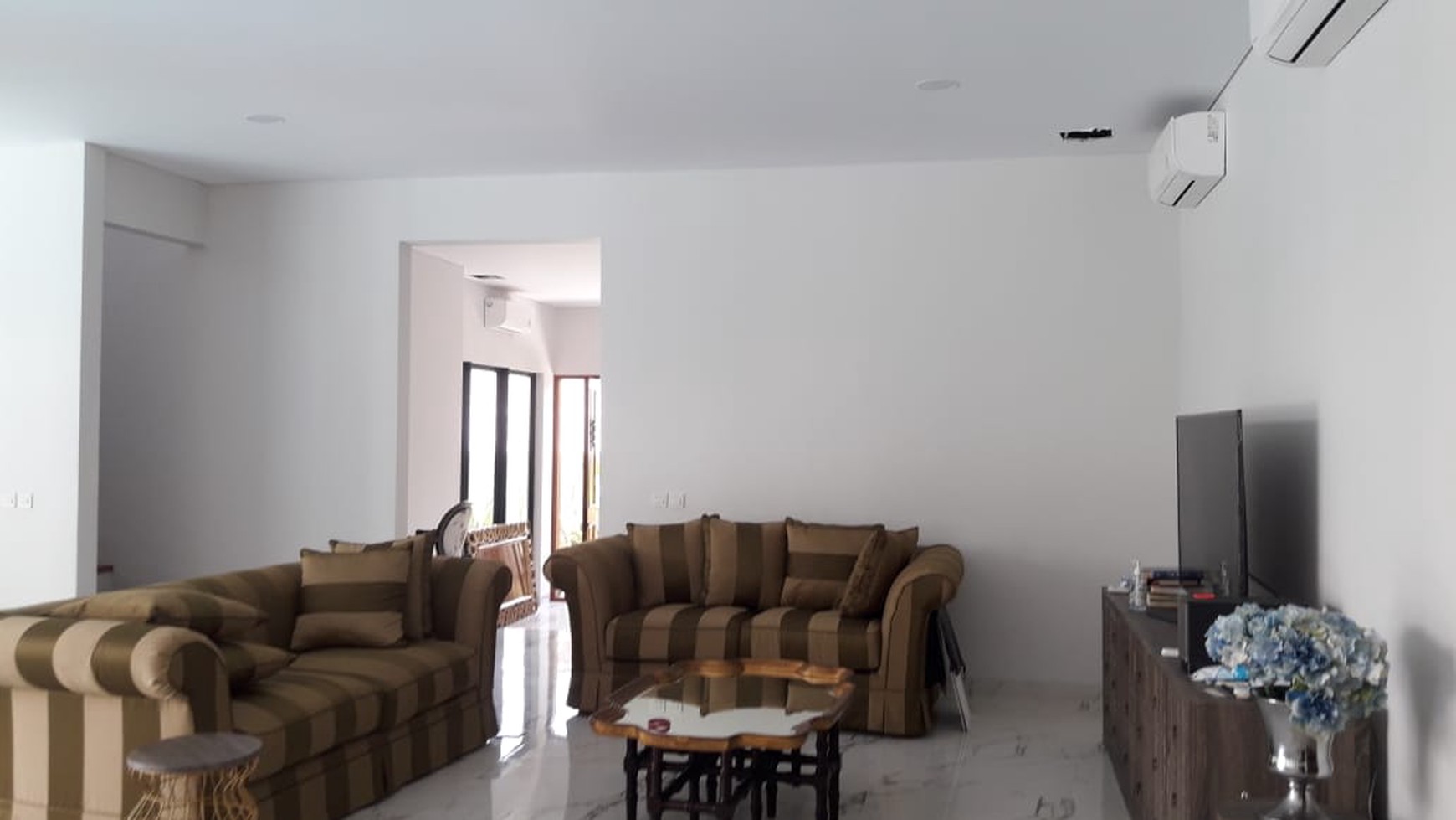 Rumah Minimalis  Baru Keren di Sektor 3 Bintaro Jaya 