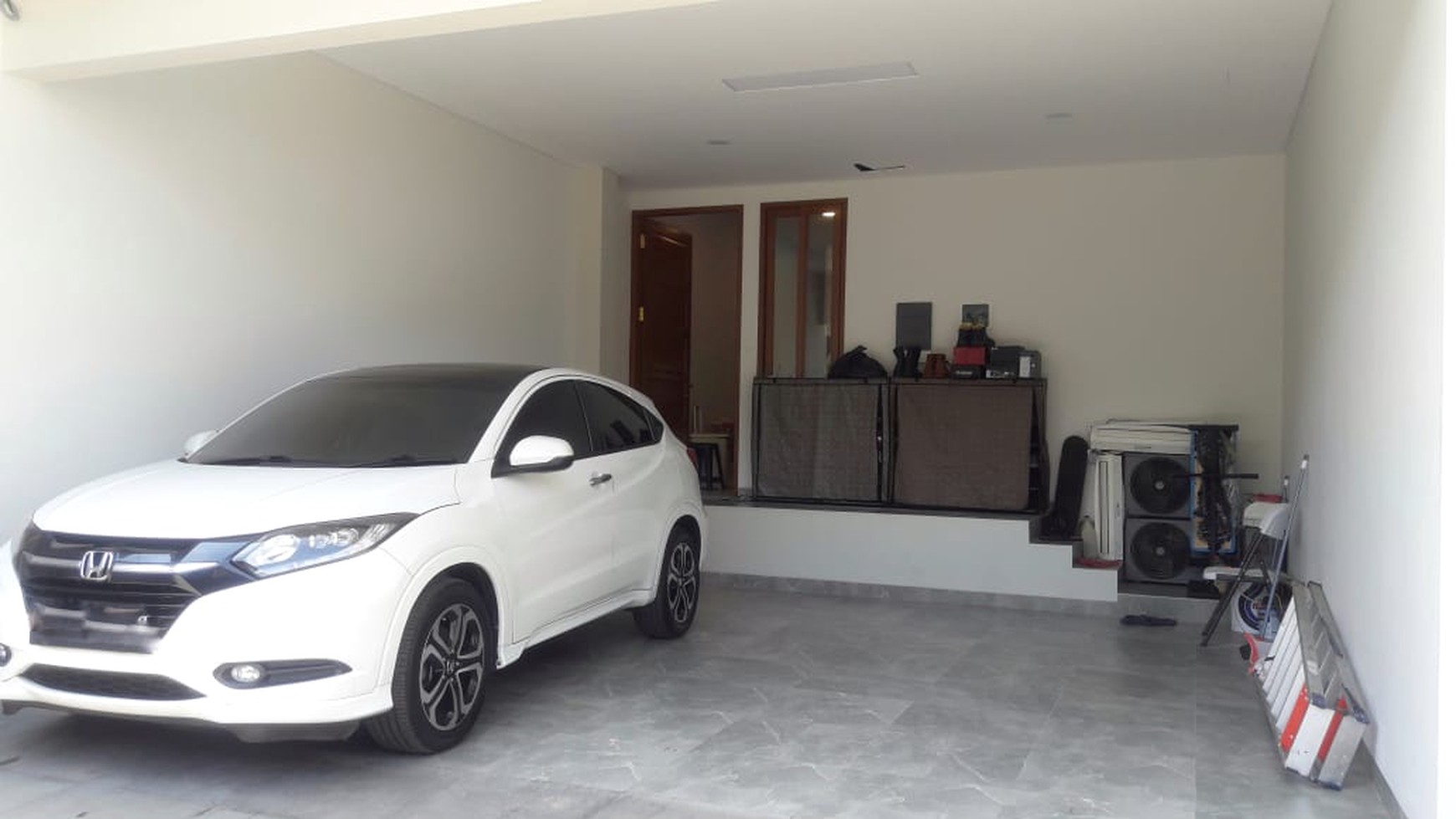 Rumah Minimalis  Baru Keren di Sektor 3 Bintaro Jaya 