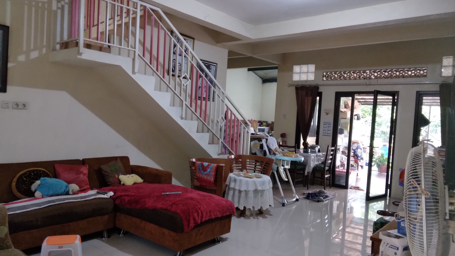 Rumah cantik di Taman Duta Depok harga nego