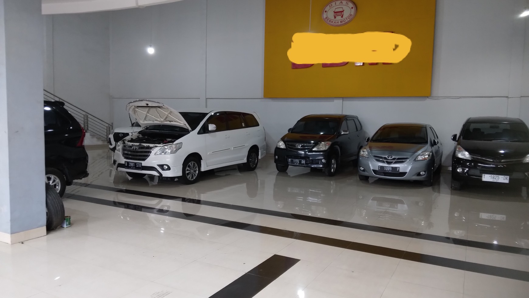 Showroom di bekasi mustika jaya,cocok untuk usaha