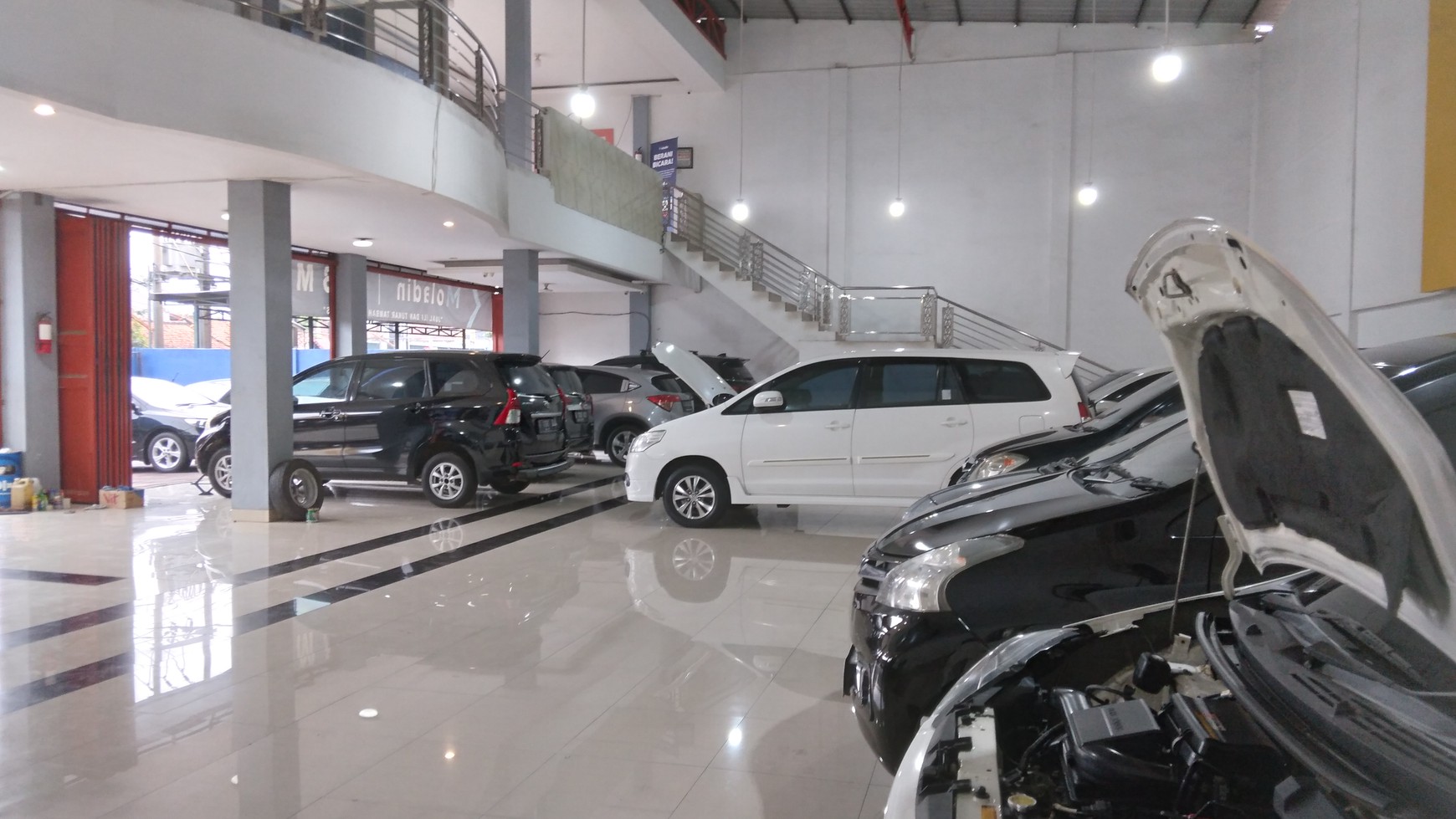 Showroom di bekasi mustika jaya,cocok untuk usaha