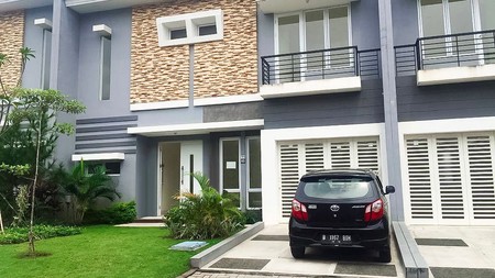 Rumah cantik 2 lantai di cluster depan legenda wisata cibubur