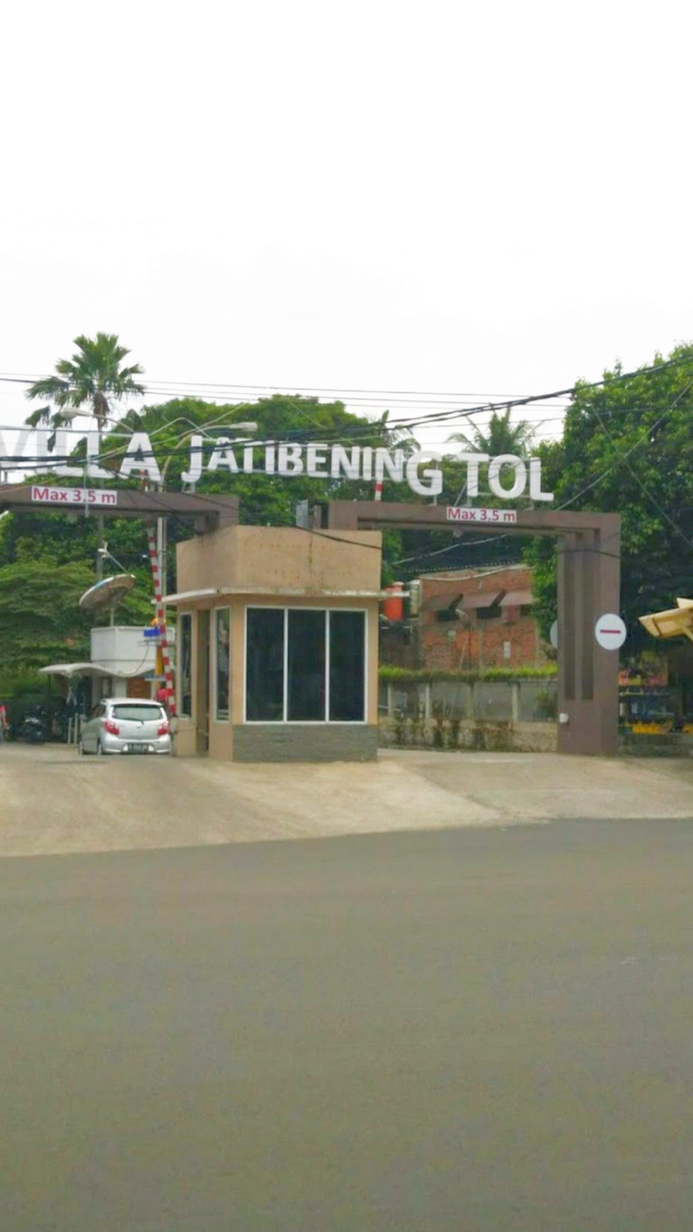 Rumah Asri Siap Huni 3 Lantai Perum Vila Jatibening