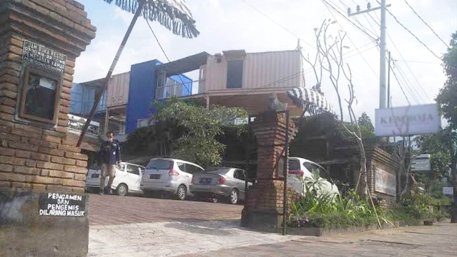 Hotel Cafe, Kemboja Bed & Breakfast Batu Malang Luas 1.460m2