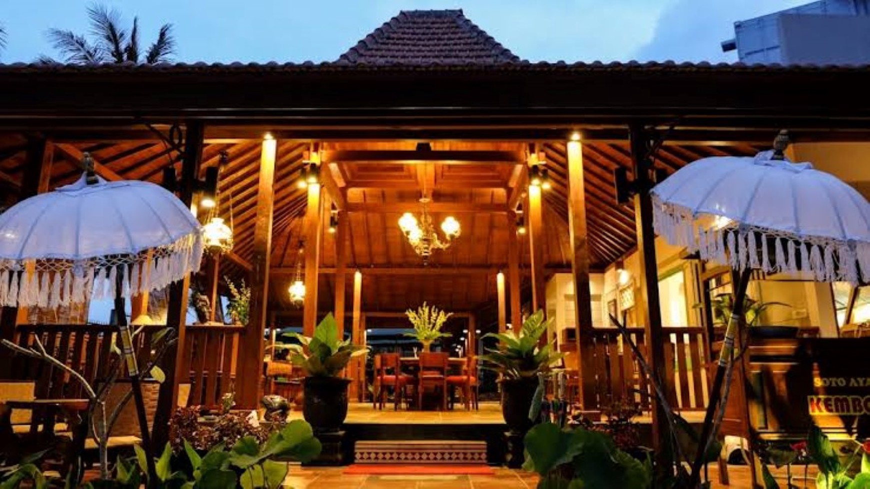 Hotel Cafe, Kemboja Bed & Breakfast Batu Malang Luas 1.460m2