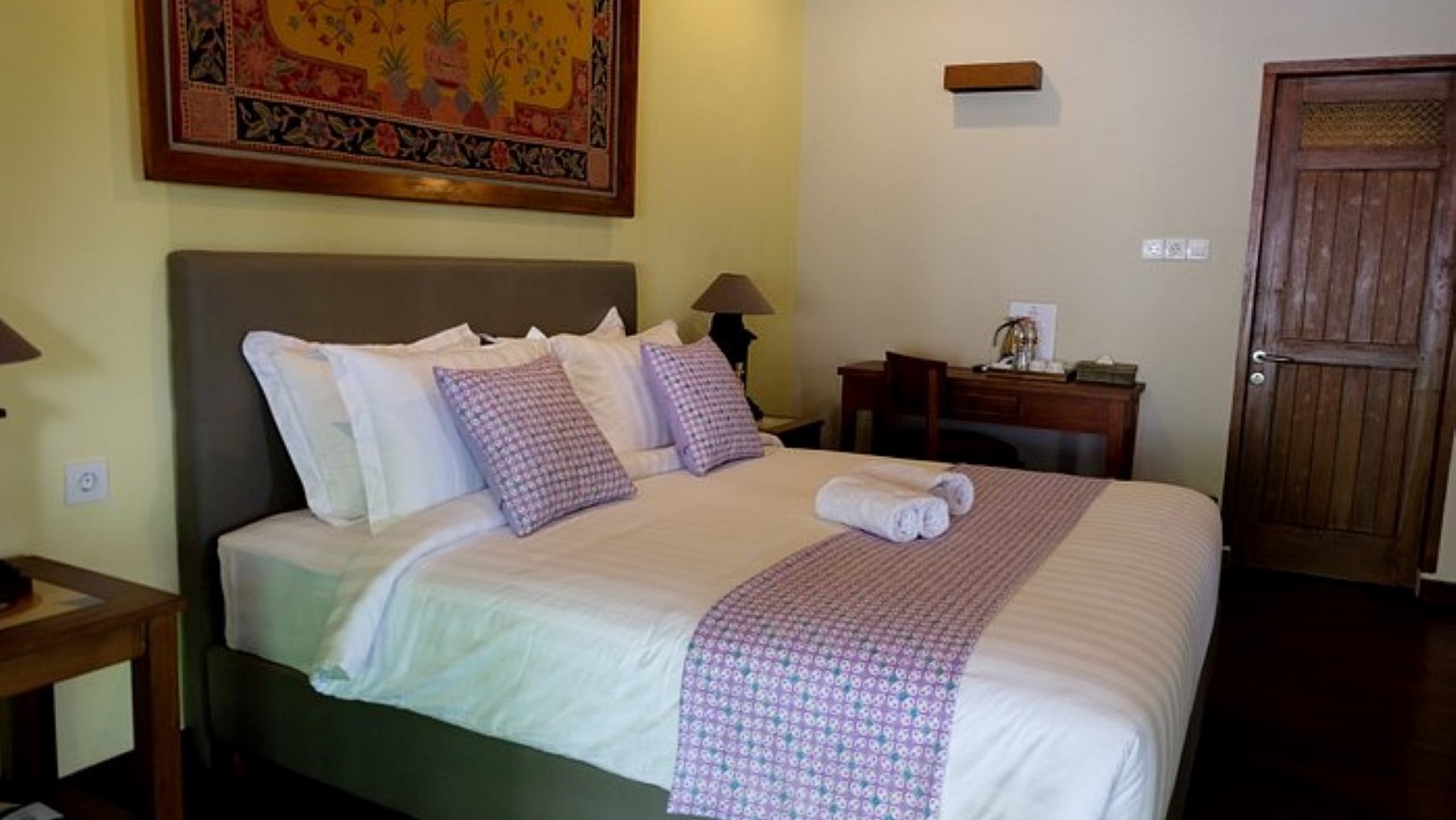 Hotel Cafe, Kemboja Bed & Breakfast Batu Malang Luas 1.460m2