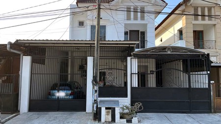 Rumah di Kutisari Selatan Surabaya Selatan, Row Jalan Lebar, Siap Huni