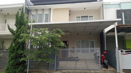 Rumah Asri Terawat di Komplek Singgasana, Bandung