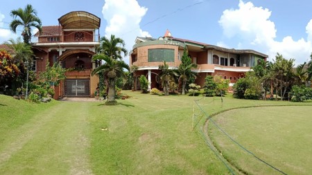 rumah mewah halaman luas dengan green golf dan driving range singosari malang