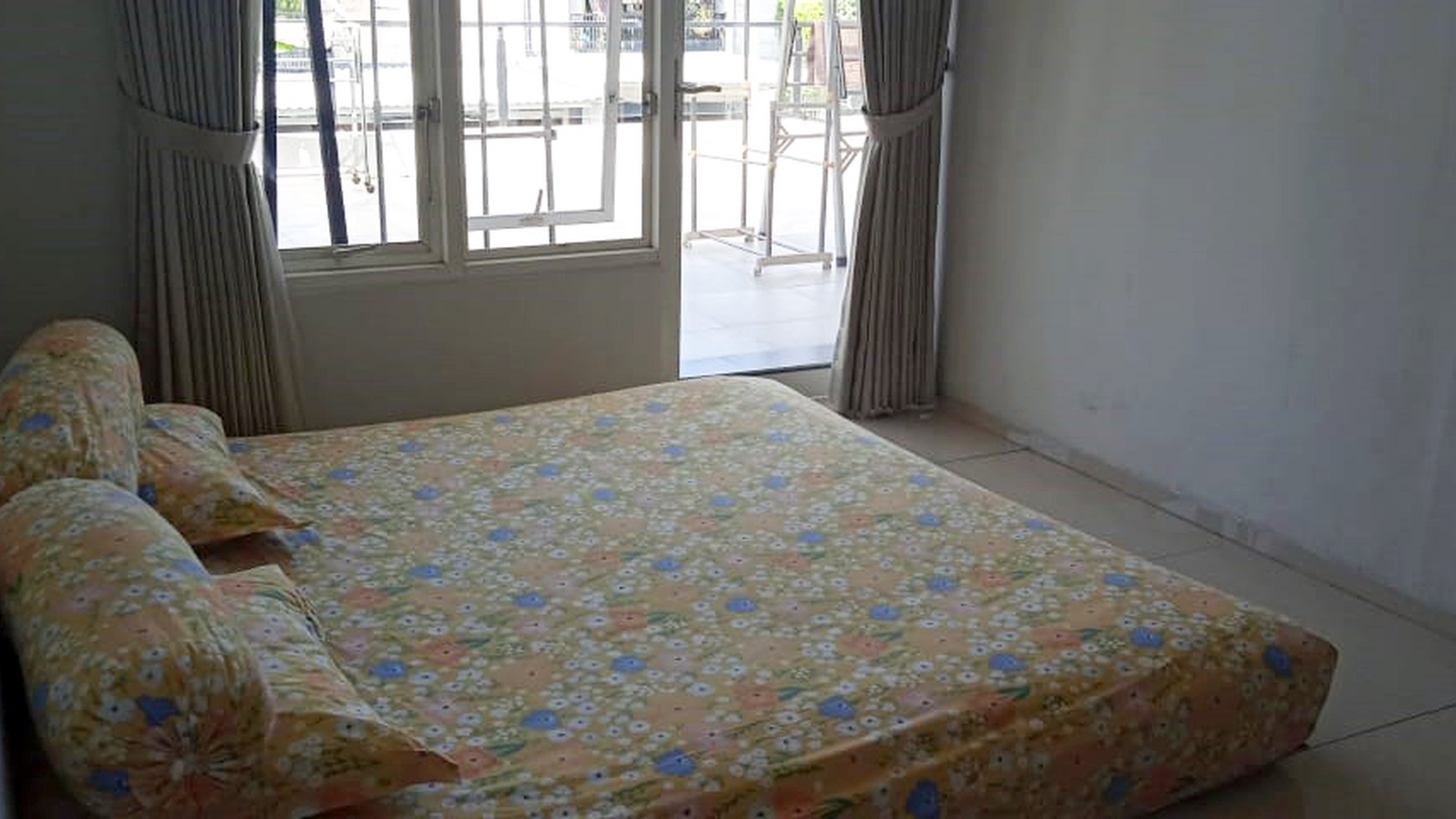 Rumah di The Gayungsari Surabaya Selatan Minimalis Modern Hook/Pojokan Semi Furnished Siap Huni