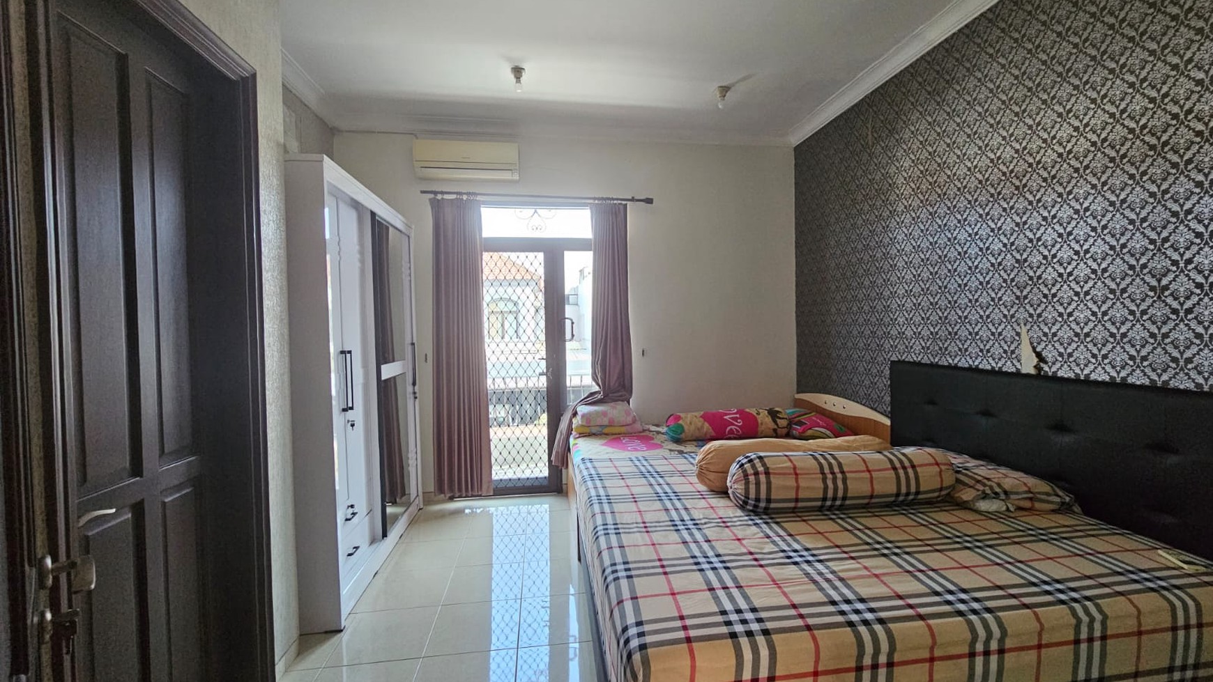 Rumah Wisata Bukit Mas 1 Sby FULL Furnished Taman Asi + Dapur LUAS dekat Pakuwon Mall, Supermall , PTC