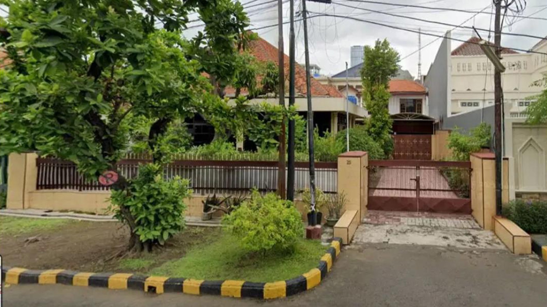 turun harga murah dibawah pasar! rumah usaha siap pakai tengah kota surabaya