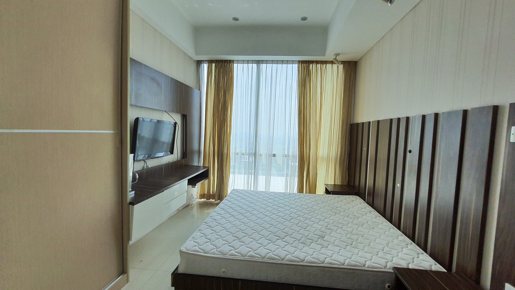 1 Unit 2 BR di Tower Empire Kemang Village Apartment