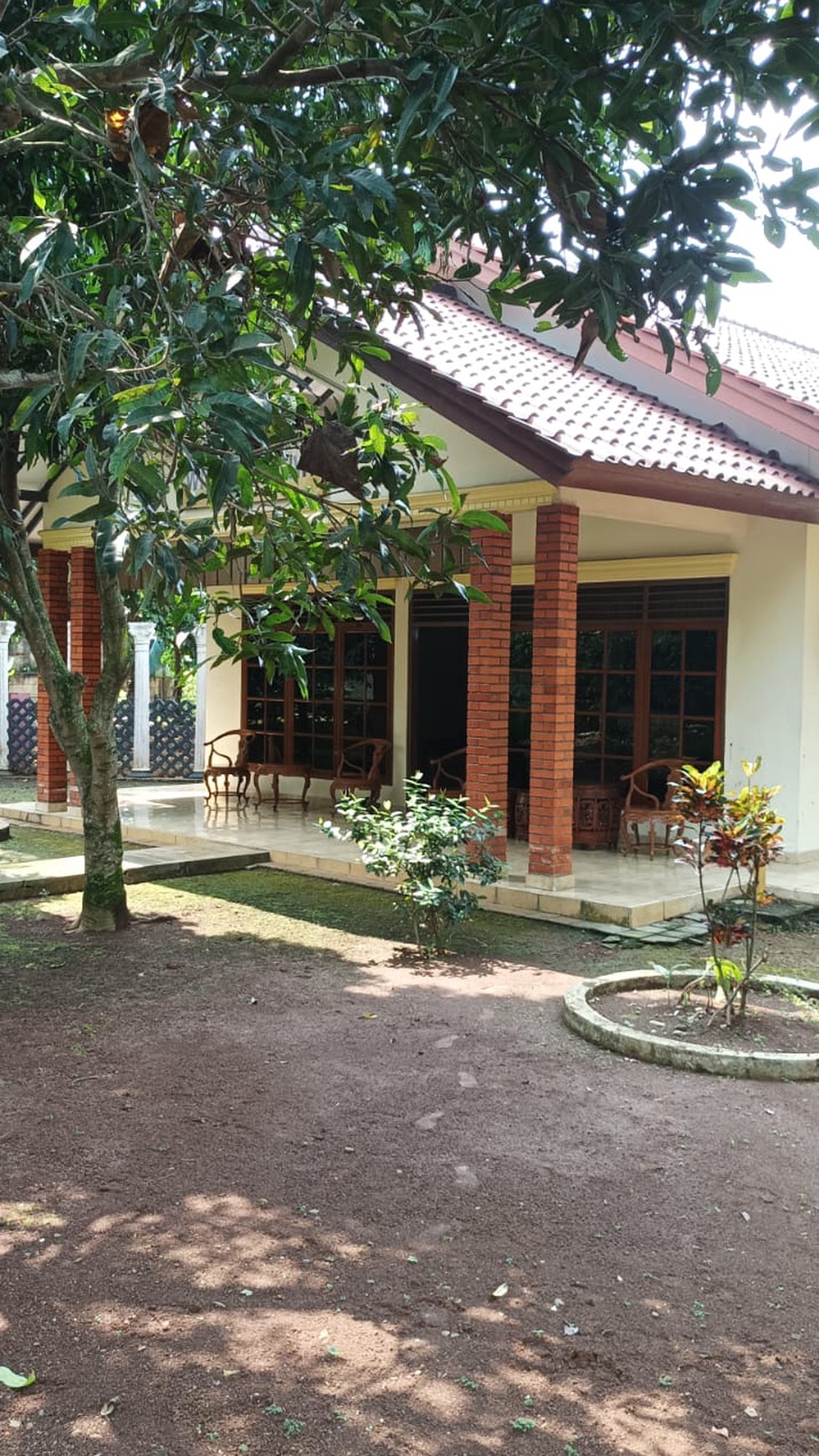 Rumah hitung tanah dg Lt 3945m2 bisa utk gudang cluster,dekat Kampus 2 UNPAM Buaran Serpong Tangsel. 