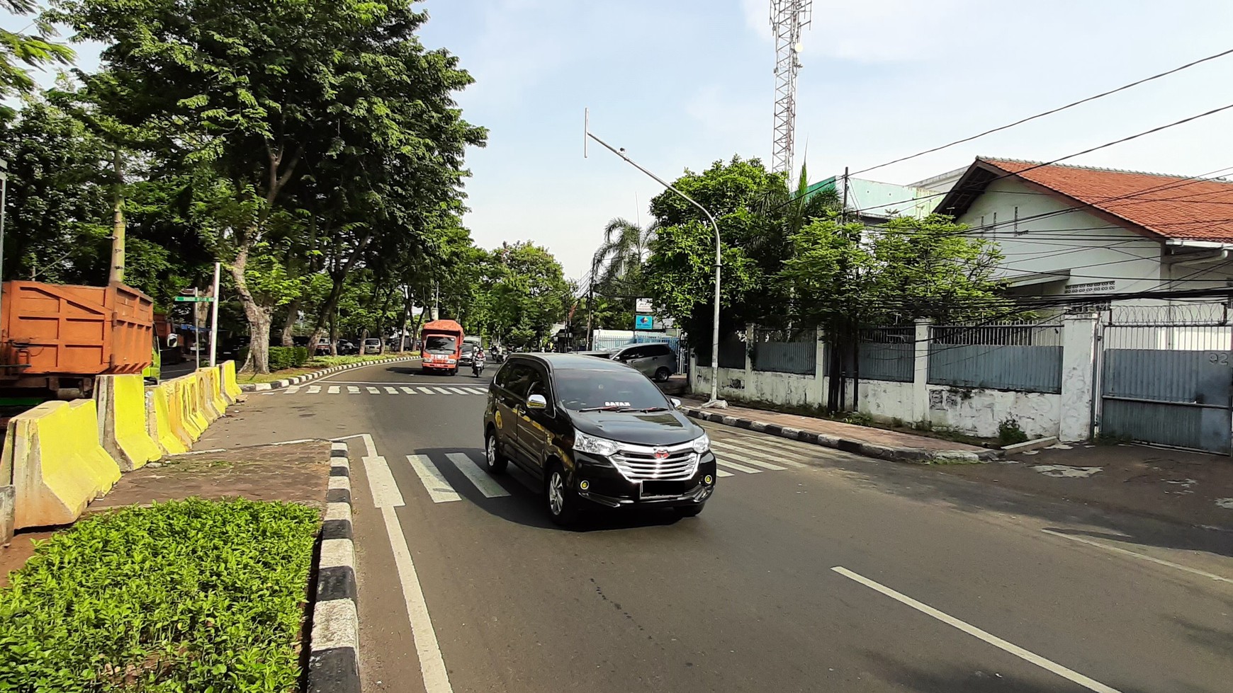 Ruko 2 lantai cocok untuk Usaha & Kantor di Bungur Besar Raya