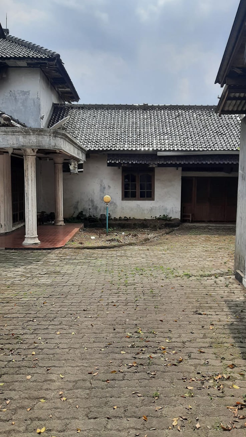 Rumah usaha jl. M Kahfi Ciganjur Jagakarsa di JakSel....