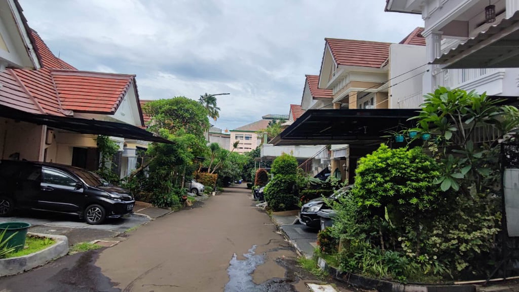 Dijual SEGERA Rumah Bagus di Puri Laras 2, Jl Pisangan Barat, Ciputat, Tangerang Selatan 