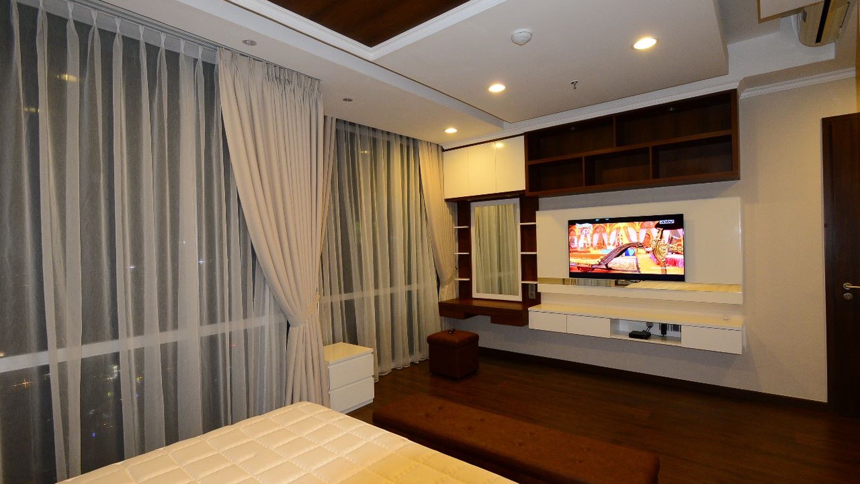 Unit Apartemen Full Furnished & Appliance di Kemang Village Dijual  