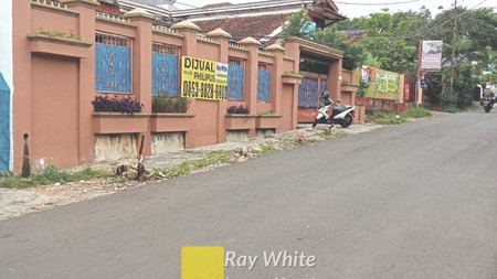 Dijual Rumah Pagar Keliling di Pusat Kota Pahoman ay