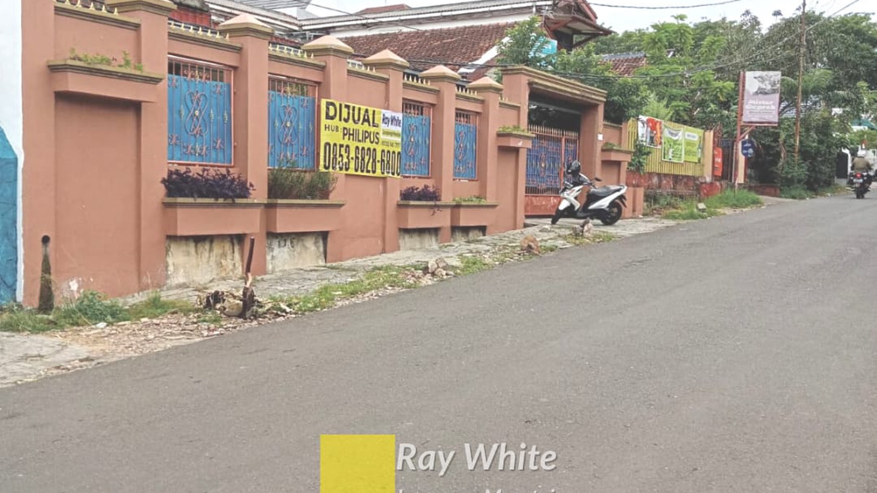 Dijual Rumah Pagar Keliling di Pusat Kota Pahoman ay