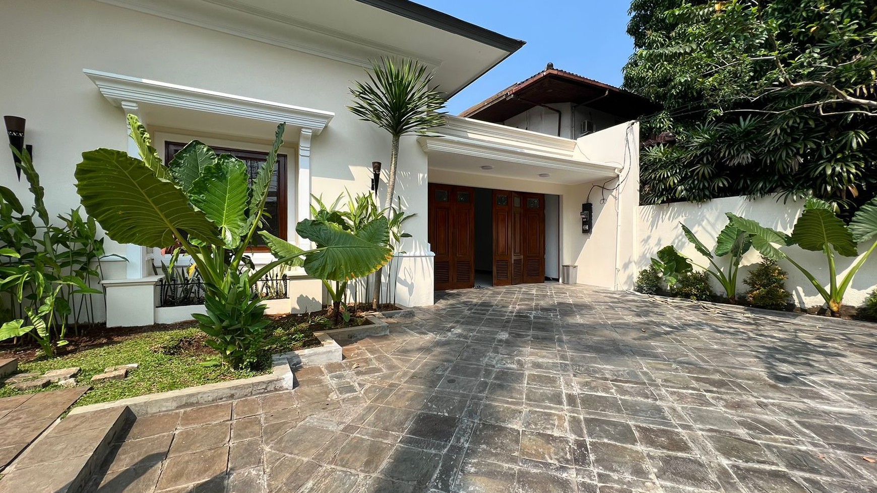 House single storey newly renovated location kemang 